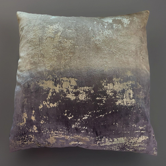 Donna Karan Home 18"x18"" Silver Blue Ombre 100% Feather Fill Pillow - Picture 1 of 3